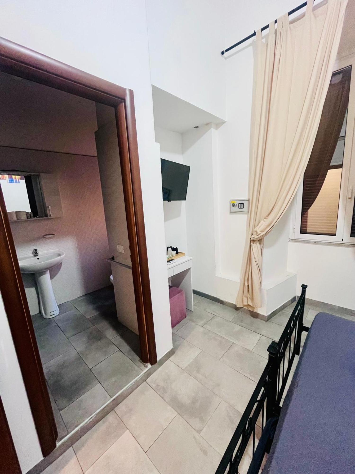 Grandis Rooms Rome Bagian luar foto