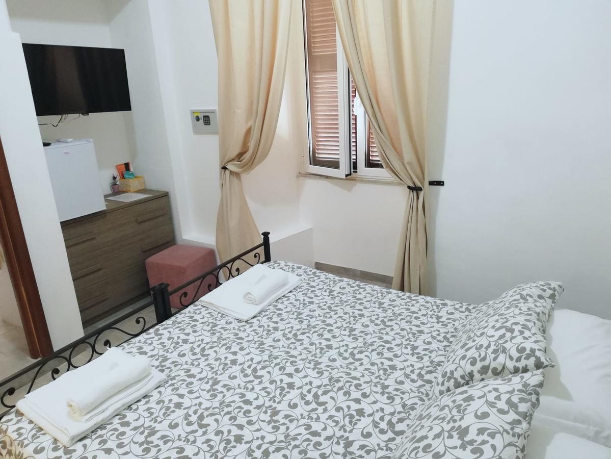 Grandis Rooms Rome Bagian luar foto