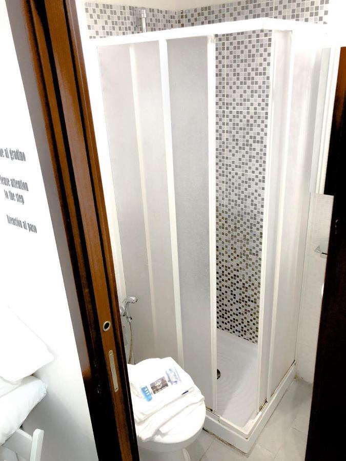 Grandis Rooms Rome Bagian luar foto